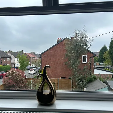 Quiet Double Bedroom With Garden View, Breakfast Hazel Grove Extérieur photo