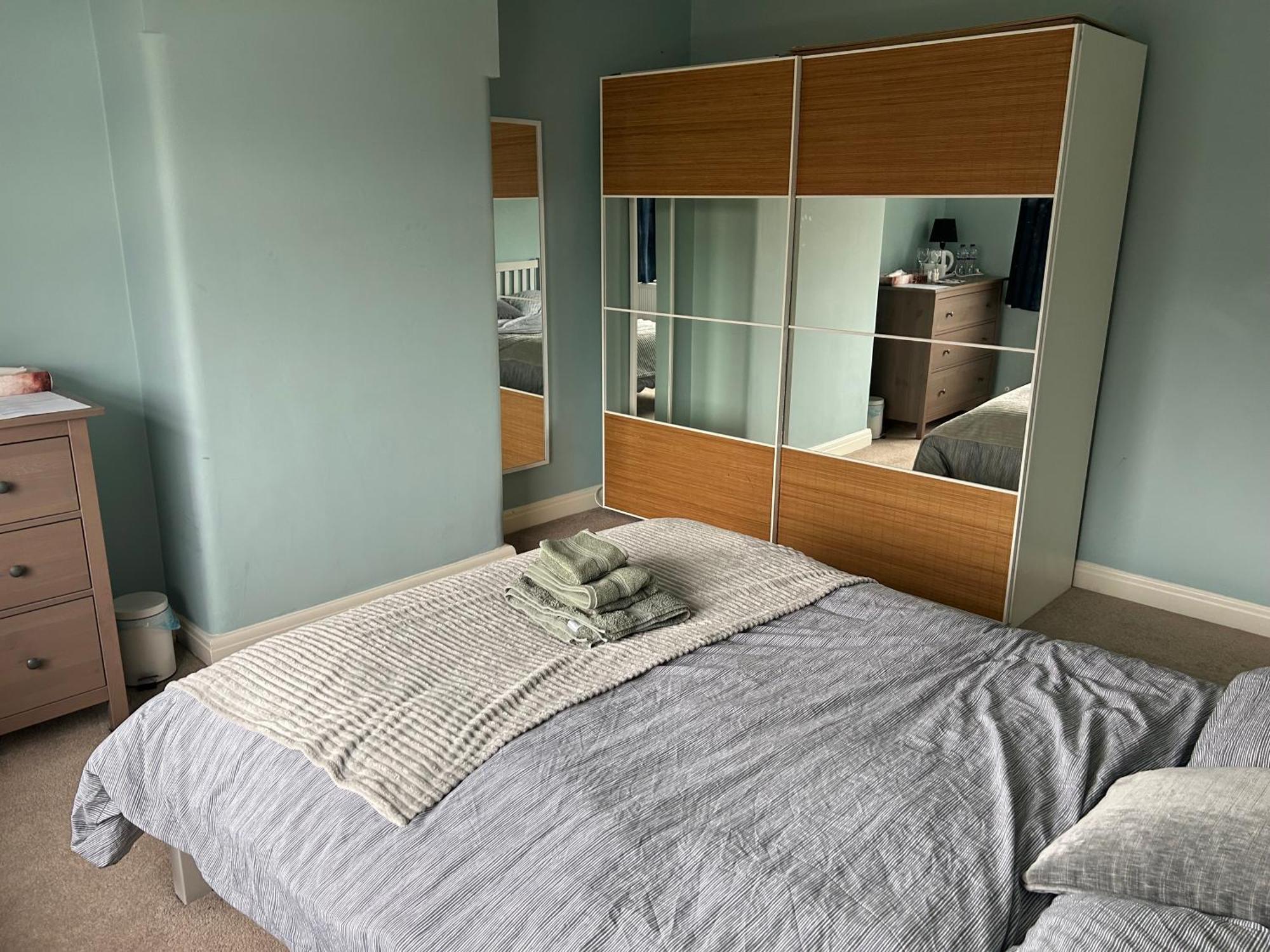 Quiet Double Bedroom With Garden View, Breakfast * Hazel Grove