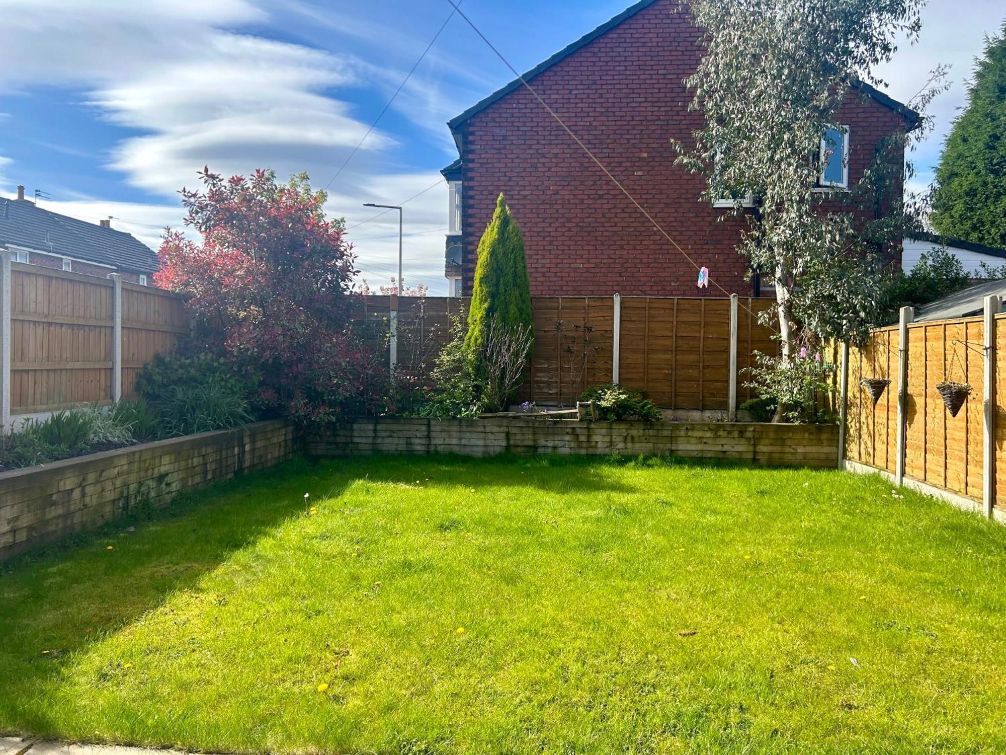 Quiet Double Bedroom With Garden View, Breakfast